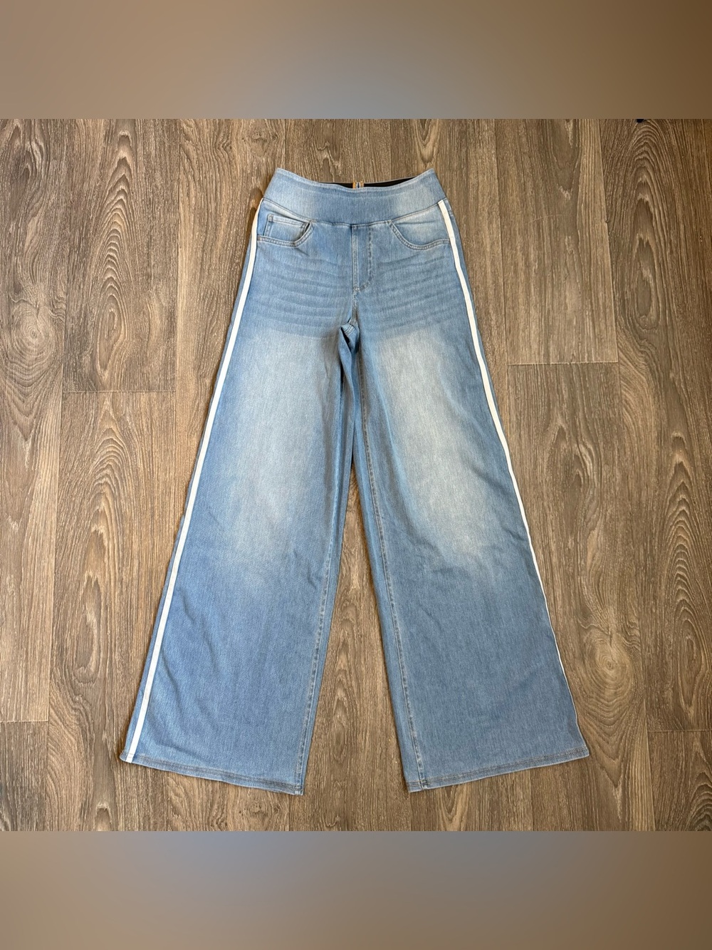 *NWOT* halara flex high waisted stripe wide leg sweatpants jeans